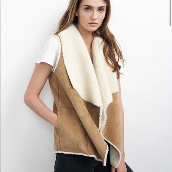 Velvet by Graham & Spencer Uli Reversible Sherpa Vest XS Faux Fur Suede Open Tan - Picture 1 of 14